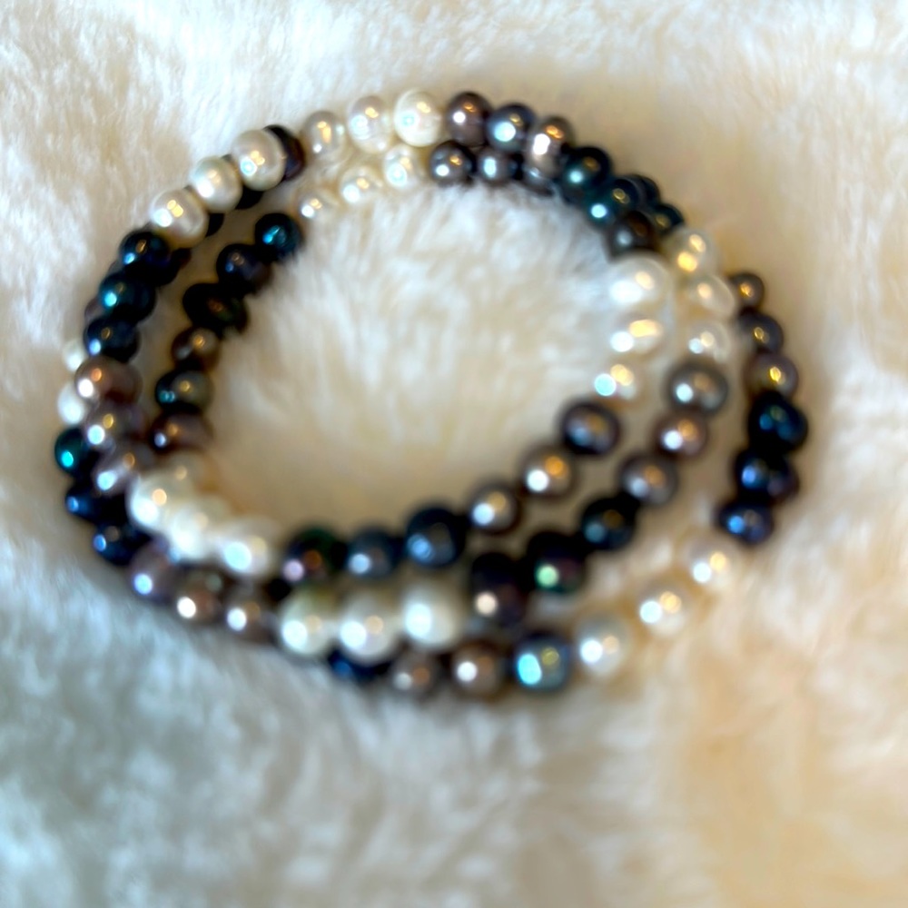 Wrap pearl bracelet multicolored pearls. Excellent condition